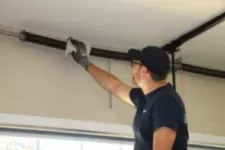 Allongez la durée de vie de votre porte de garage en seulement 6 étapes simples