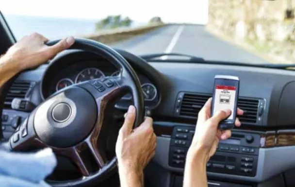 Téléphone intelligent avec l'application MyQ